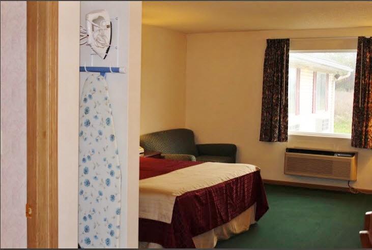 Americas Best Value Inn Knob Noster Стая снимка