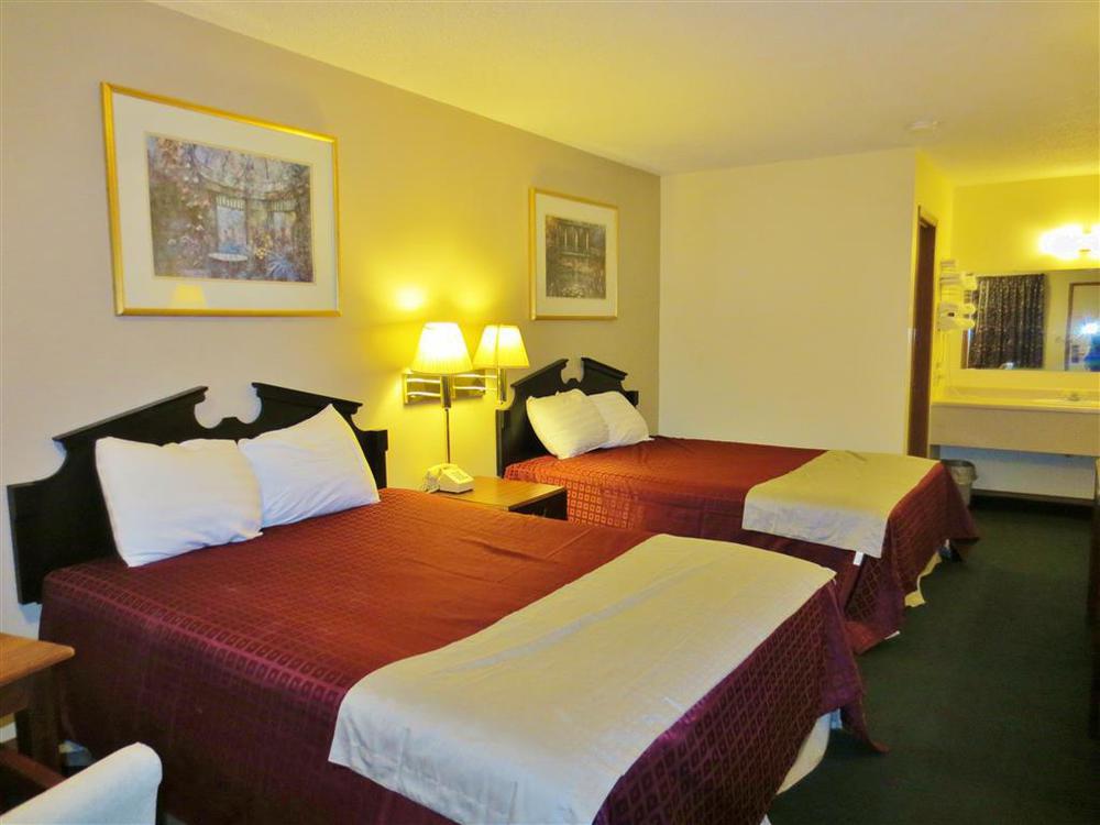 Americas Best Value Inn Knob Noster Стая снимка