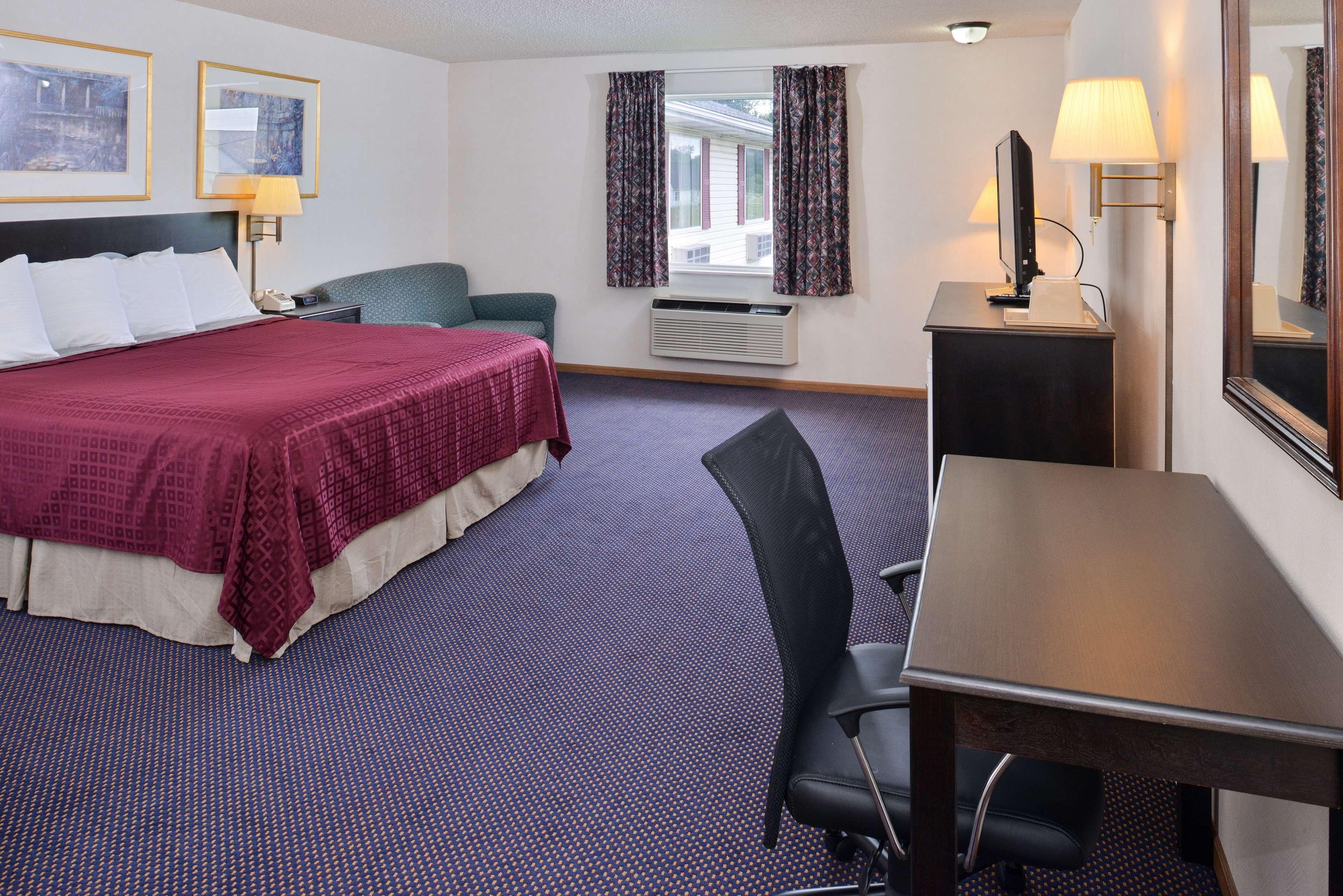 Americas Best Value Inn Knob Noster Екстериор снимка