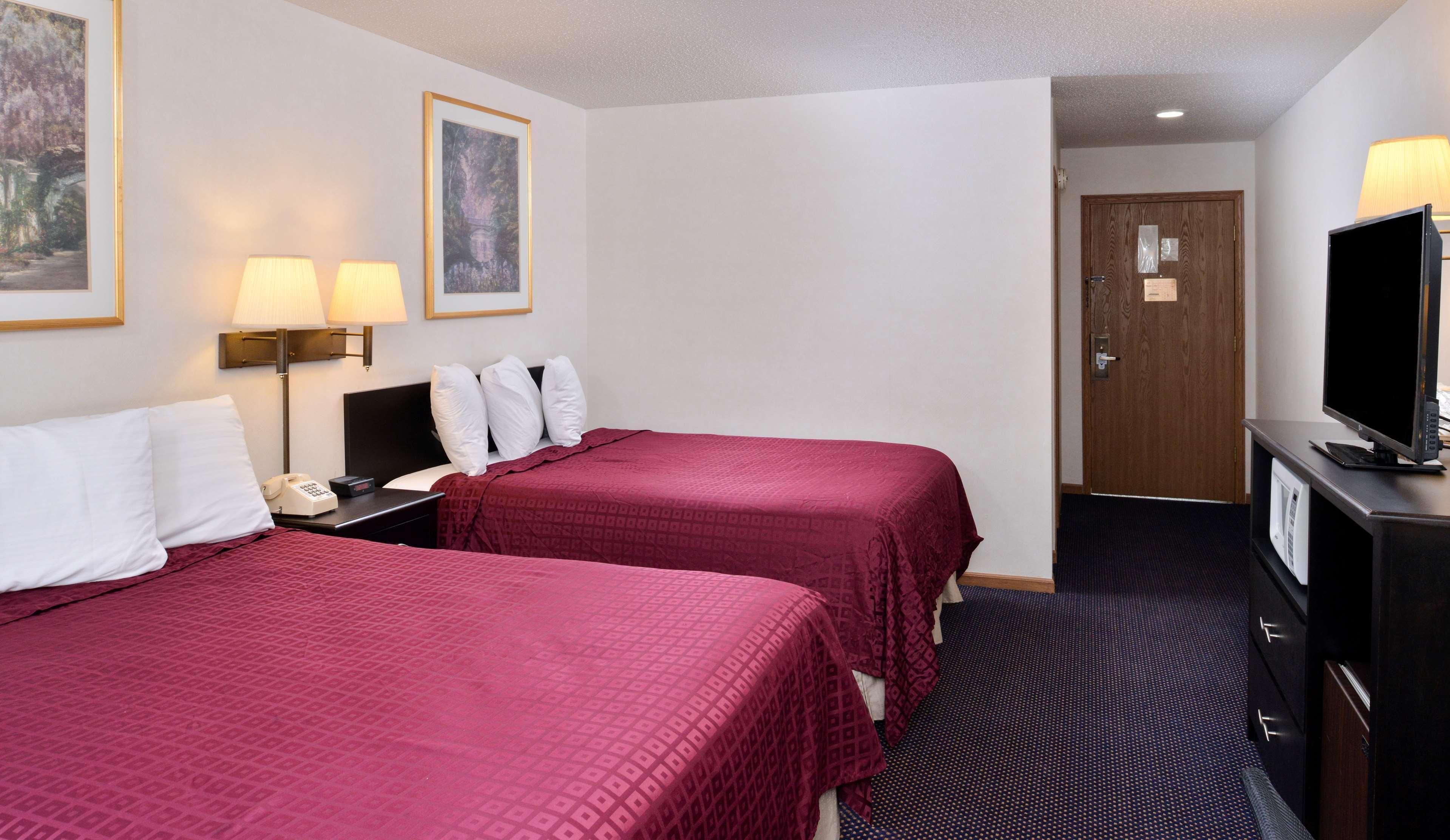 Americas Best Value Inn Knob Noster Екстериор снимка