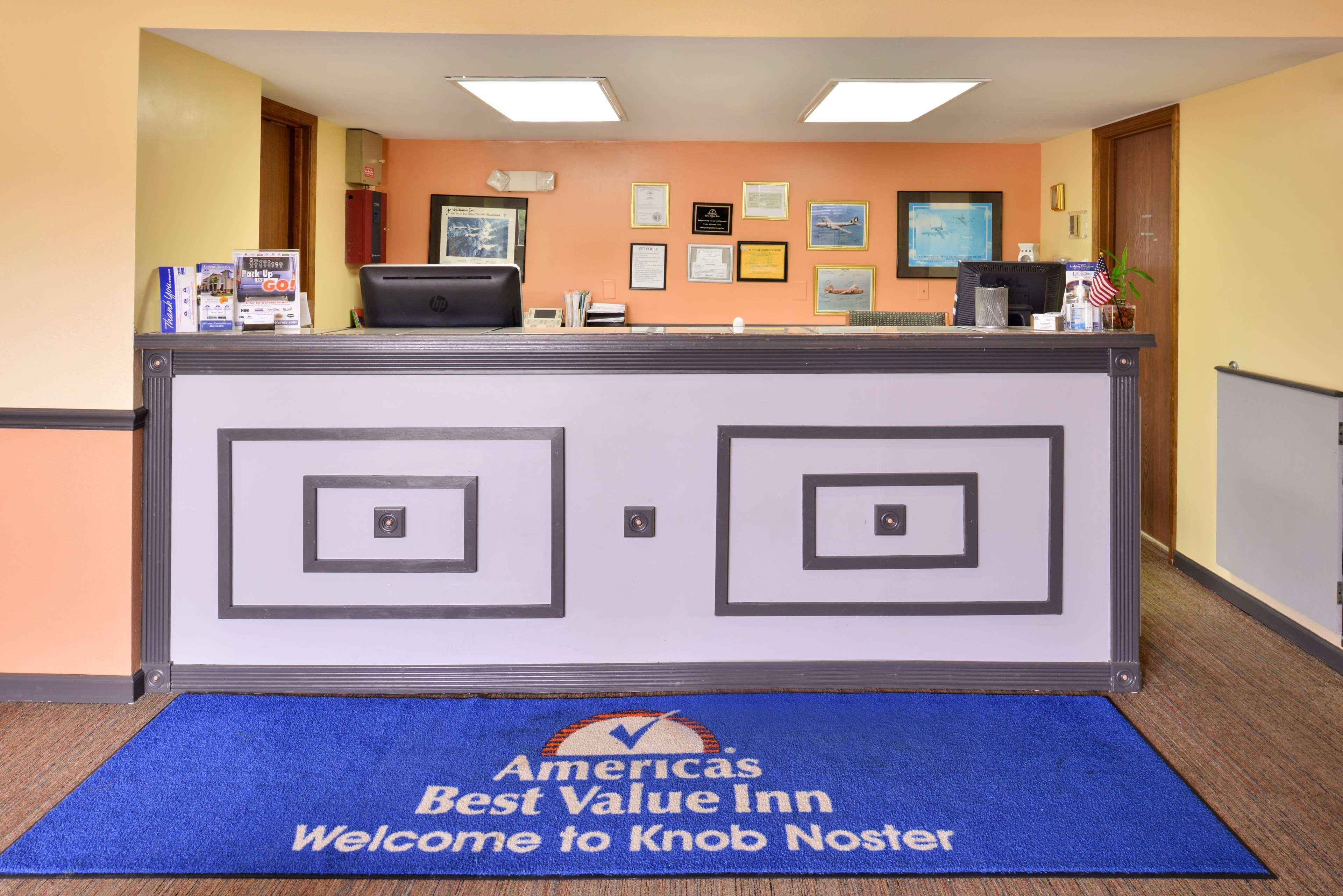 Americas Best Value Inn Knob Noster Екстериор снимка