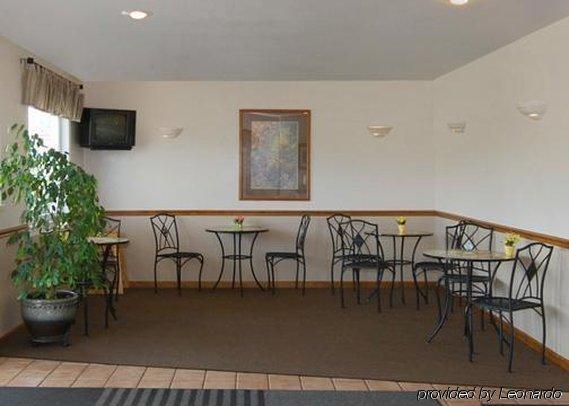 Americas Best Value Inn Knob Noster Ресторант снимка